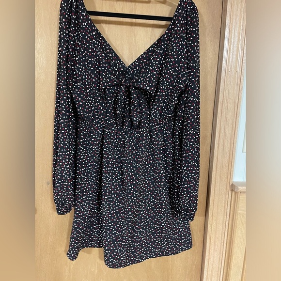 LELIS- open tie back , polka dot Mini dress - Picture 3 of 5